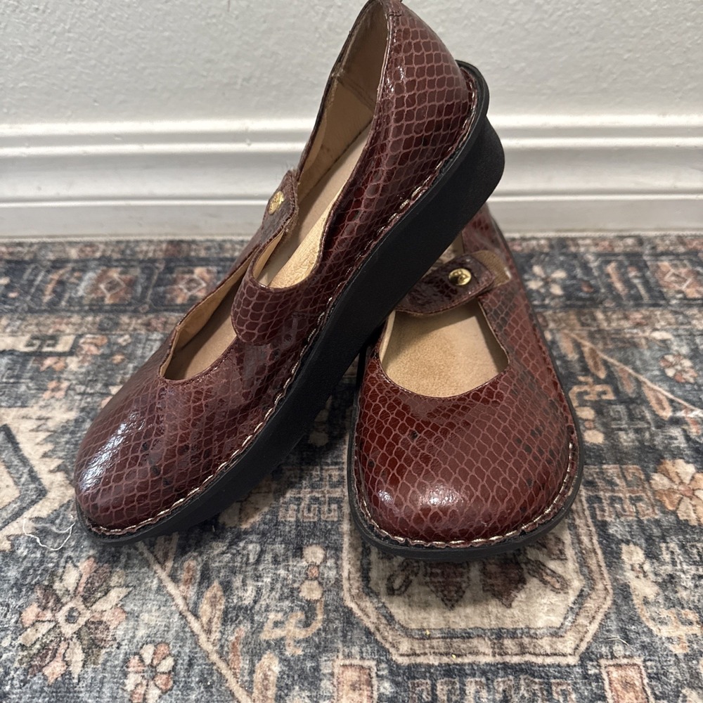 Alegria By PG Lite PAL-702  7.5 Mary Jane Texturized‎ Leather Nursing Snakeskin